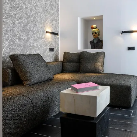 Apartahotel She Mykonos - The Residency 4*