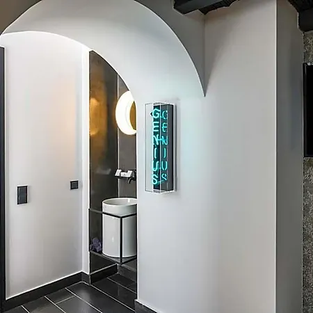 Ξενοδοχείο με διαμερίσματα She Mykonos - The Residency 4*
